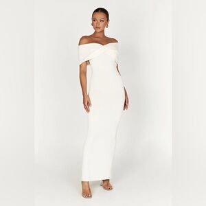 TERESE
Off Shoulder Knit Maxi Dress - Cream